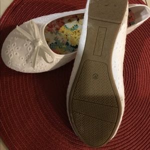 Arizona jean co flats